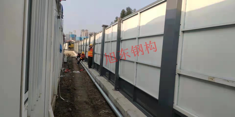 深圳抗疫旭東勇?lián)?，圍擋有序發(fā)貨支援疫區(qū)